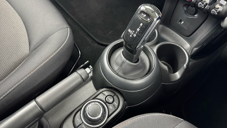 MINI Hatchback 1.5 Cooper Classic 5dr Auto Petrol Hatchback